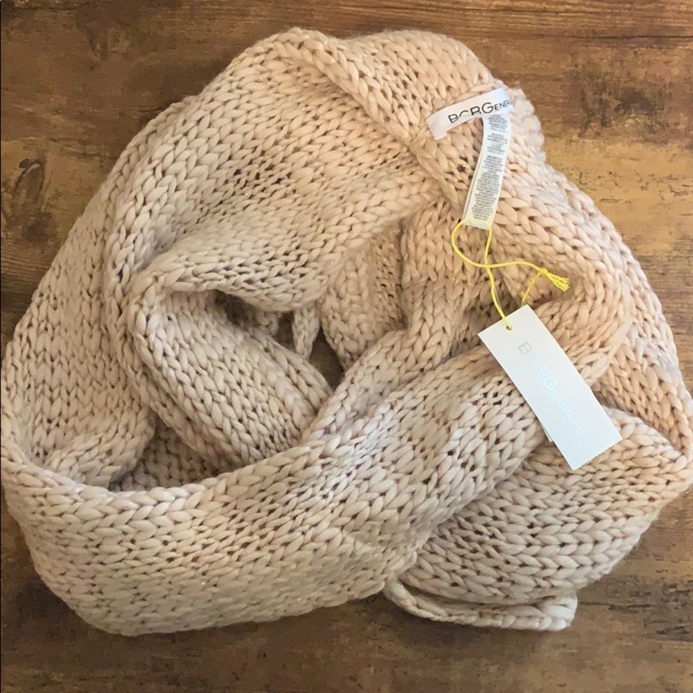 NWT BCBgeneration scarf